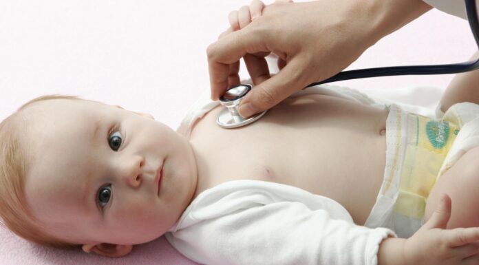 Аналізи новонародженого малюка: на які захворювання можна перевірити дитину в перший місяць життя