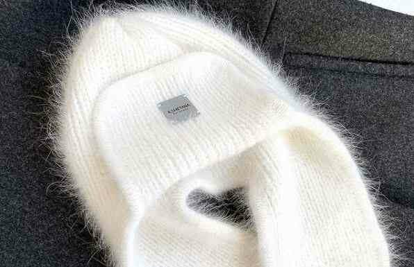 Шапка-вушанка спицями з кеттлевкой. Майстер-клас