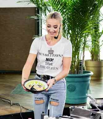 Хто прийшов на презентацію нового кулінарного проекту ольги і чим там годували