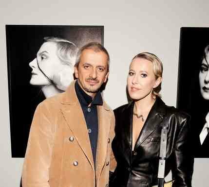 Рената в тій самій сукні і невловима земфіра: як пройшло відкриття виставки литвинової і рубчинського