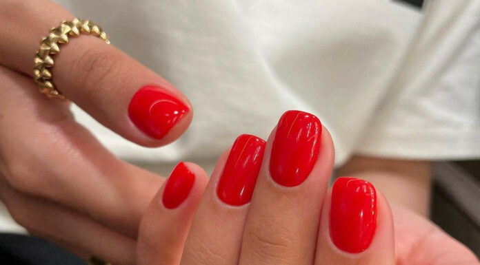 Уникайте перламутру: 20 трендових варіантів манікюру на осінь-2021