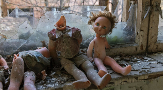 Як зараз виглядає прип’ять: 20 фото порожніх квартир міста-примари