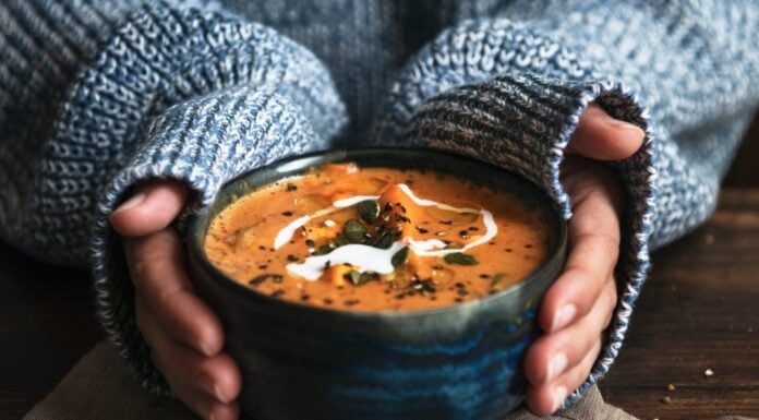 12 злочинно недооцінених магазинних супів, якими варто запастися цієї осені