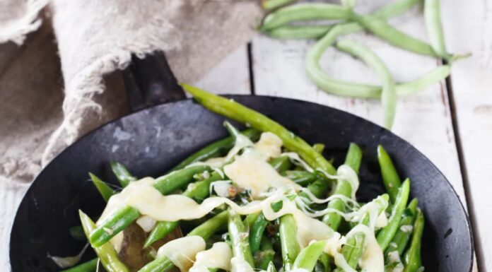 Зелена квасоля з грюйером і грибами від Марти Стюарт стане зіркою вашого столу до Дня Подяки.
