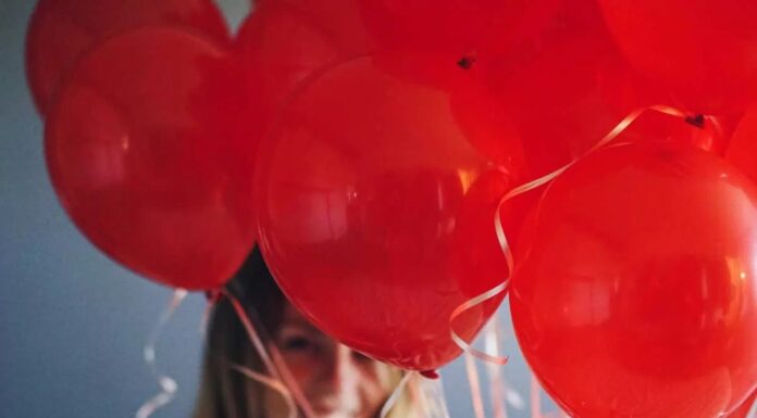 How to Find the Right Person for Love Without Losing Yourself