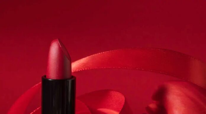 The Shocking History of Lipstick: What You Didn’t Know